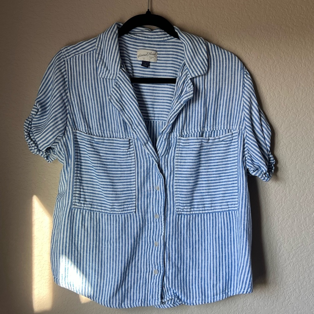 Universal Thread, Large, Blue and white striped.
